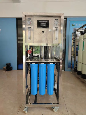 500L/H 1.7kW-220-240V 3단계 퇴적 필터와 함께 담수 역오스모스식물 공장