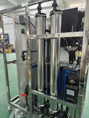 500L/H 1.7kW-220-240V 3단계 퇴적 필터와 함께 담수 역오스모스식물 공장