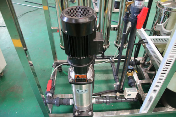 2TPH 3.0kW-380-415V 2xFRP 탱크 염기성 물 역오스모스식물