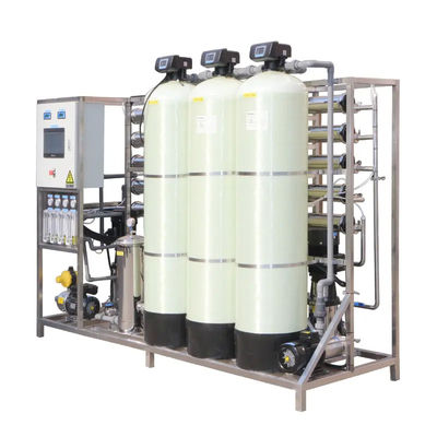 4TPH 5.5kW-380-415V 3xFRP 탱크 염기성 물 역오스모스식물