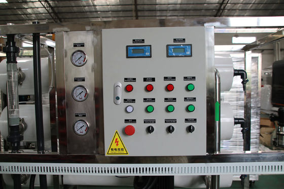8TPH 14kW-380-415V 2xFRP 탱크 염기성 물 역오스모스식물