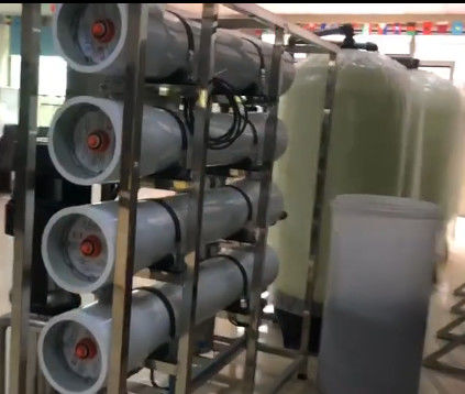 8TPH 14kW-380-415V 3xFRP 탱크 염기성 물 역오스모스식물